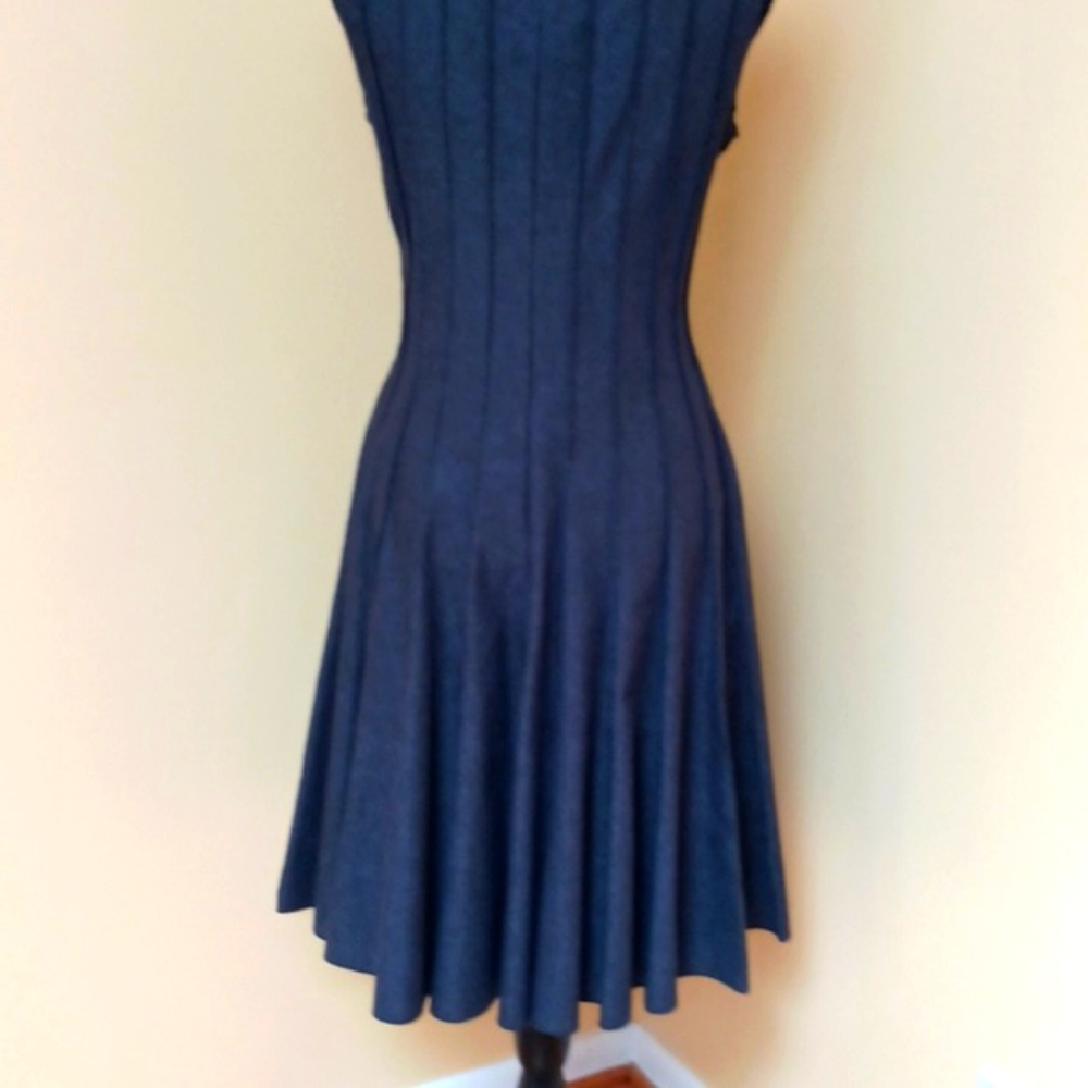Dress - Picture 5 of 6